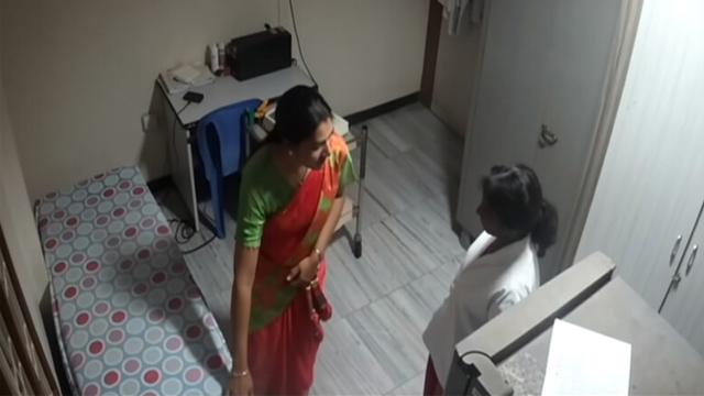 Aunty’s Nurse Apply Cream & Message On Clinic – Xvideosmallu